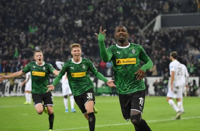 介入上述两 介入上述两